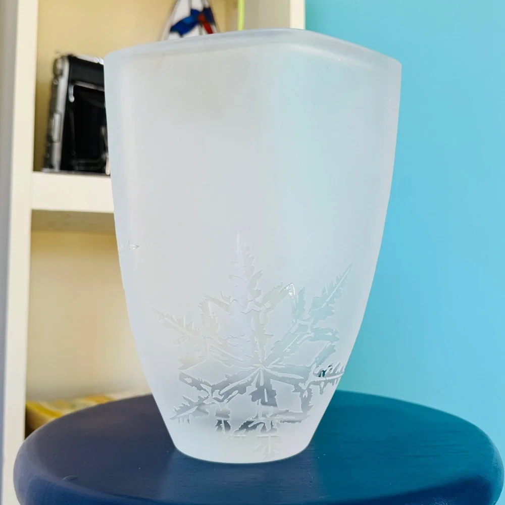 Vintage Villeroy & Boch Snowflake Wintertime Ice Crystal Vase